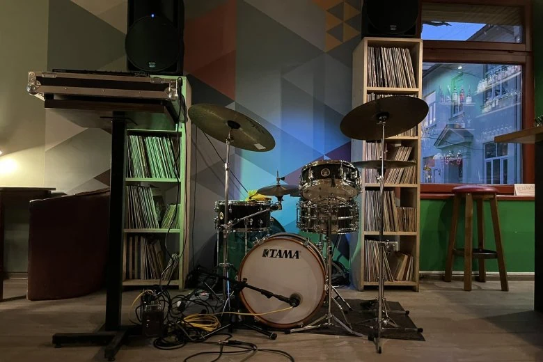 Craft Beer Breweries and Bars in Riga - Vinilbārs