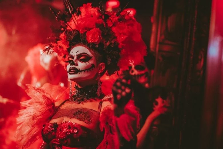 Rīgas spocīgais ceļvedis - Aussie Drag Halloween