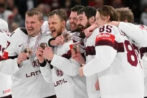 Lettland – Finnland. Eishockey-Testspiel