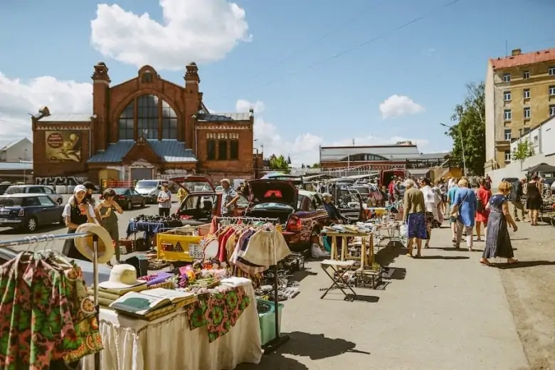 Flohmarkt in Āgenskalns - Flohmarkt in Āgenskalns